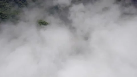 Above the clouds 33 動画素材 140403079