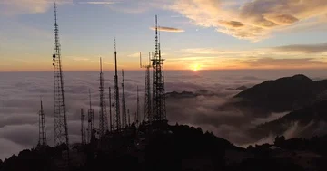 Above the clouds and antenna on Mt. Wilson, Los Angeles, California Video stock 86112200