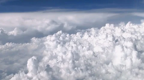 Above the clouds 動画素材 32814656