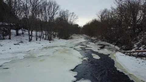 Above iced river Stockbeeldmateriaal 72634129