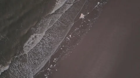 Above the Waves: Sunset Over the Ocean Stockbeeldmateriaal 308821120