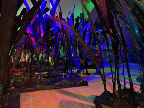 Abstract art installation. artificial plastic forest. exhibition of contempor Foto stock