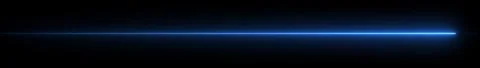 Abstract blue light streak moving horizontally across a dark background in .. Vidéo 334045831