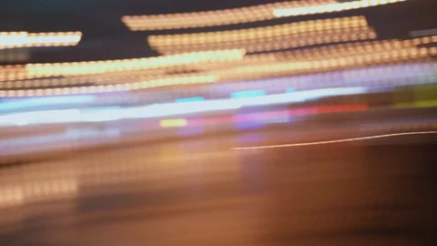 Abstract blurry car light trails at night Vidéo 319043137