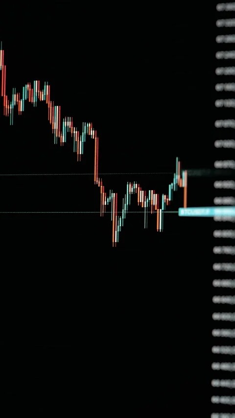 Abstract candlestick chart showing market volatility on dark background. Vídeo Stock 330216695