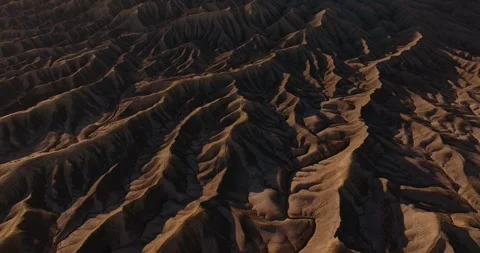 Abstract Desert Badlands Patterns Formed by Eroded Utah Ridges 库存影片 333814218