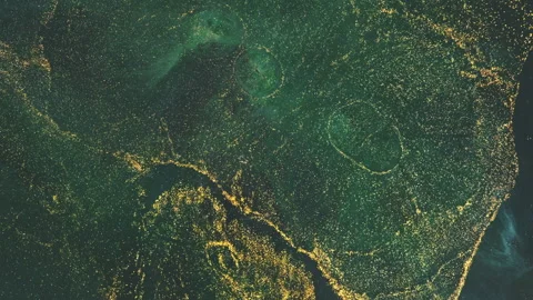 Abstract emerald green fluid marble with elegant gold veins and swirls 스톡 동영상 331592374