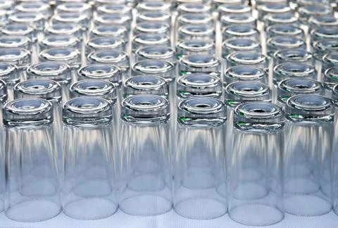 Abstract glass composition. An empty glasses standing on the upper ends Stockfoto's