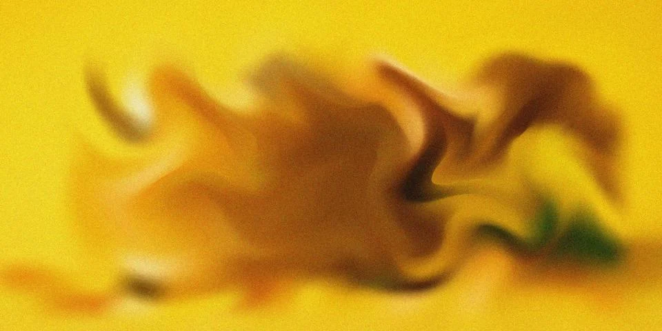 Abstract grainy texture background with warm yellow tones Stockillustratie