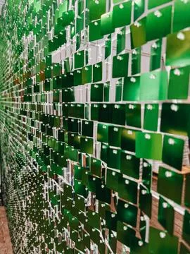 Abstract Green Reflective Panel Wall Background Texture 스톡 사진