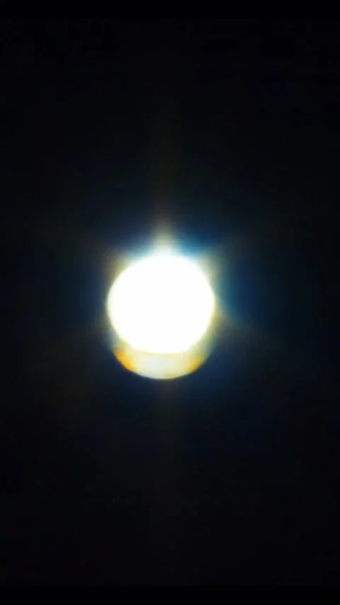 Abstract light rays glowing from center with soft blue and orange gradient Stock Footage 347692469