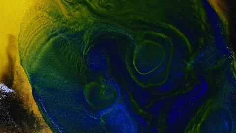 Abstract macro fluid art with shimmering metallic swirls and organic textures 스톡 동영상 331603717