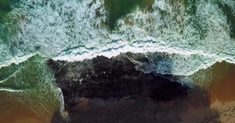 Abstract Ocean Wave Patterns Captured from Drone Aerial Perspective 스톡 동영상 330586866
