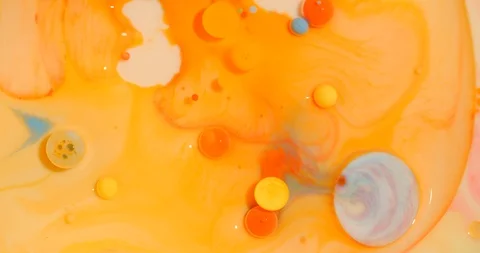 Abstract patterns made by paint, milk and soap. Vidéo 87092483