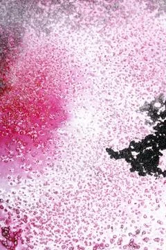 Abstract pink and back ink marble cracked background creative swirl paint 库存插图