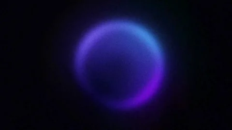 Abstract pulsing ring shape with grainy purple and blue gradient Stock Footage 331372346