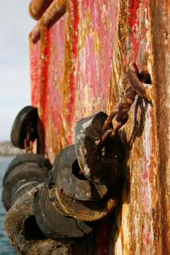 Abstract with rusty chain Stock-Fotos