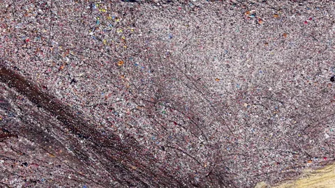 Abstract texture of compressed plastic refuse 스톡 동영상 335690350