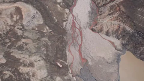 Abstract textures on the drained reservoir floor at Vidraru Dam, Romania Vidéo 333266596