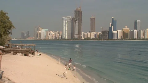 Abu Dhabı most populer place for holiday and luxury life style Stock-Footage 128945178