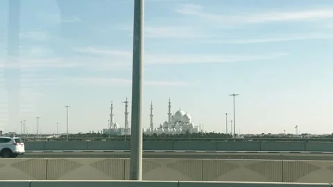 Abu Dhabi, UAE 25th april, 2025: majestic view Sheikh Zayed Grand Mosque fr.. Stock Footage 308524404