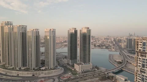 Abu Dhabi, UAE 25th april, 2025: Early morning view of suburban Abu Dhabi w.. 動画素材 328873780