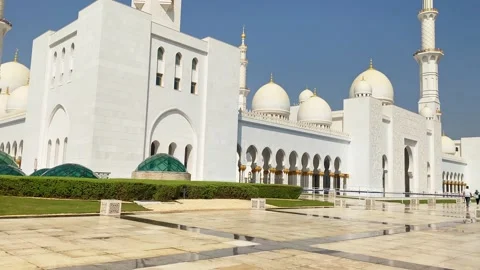 Abu dhabi, UAE - 3rd october, 2022: passengers point of view transfer servi.. 動画素材 229576329