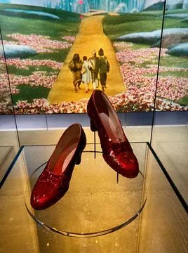Academy Museum Original Ruby Slippers Wizard Of Oz Display 스톡 사진