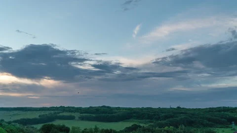 Accelerated movement of clouds in the sky. Timelapse. Video stock 160328132