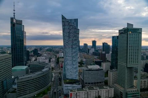 Accelerated View: Warsaw Downtown High-Rises in Springtime Stock-Fotos