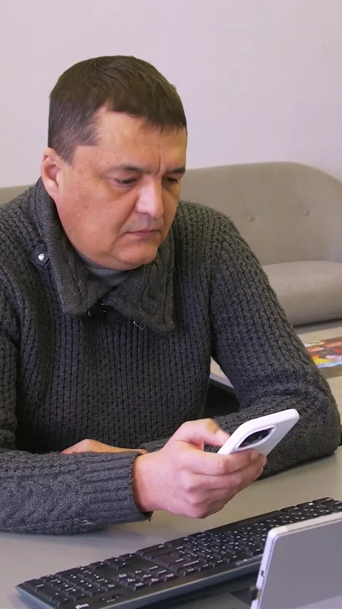 Accessibility of gadgets for people with visual impairment. Vertical video. Stock Footage 303415725