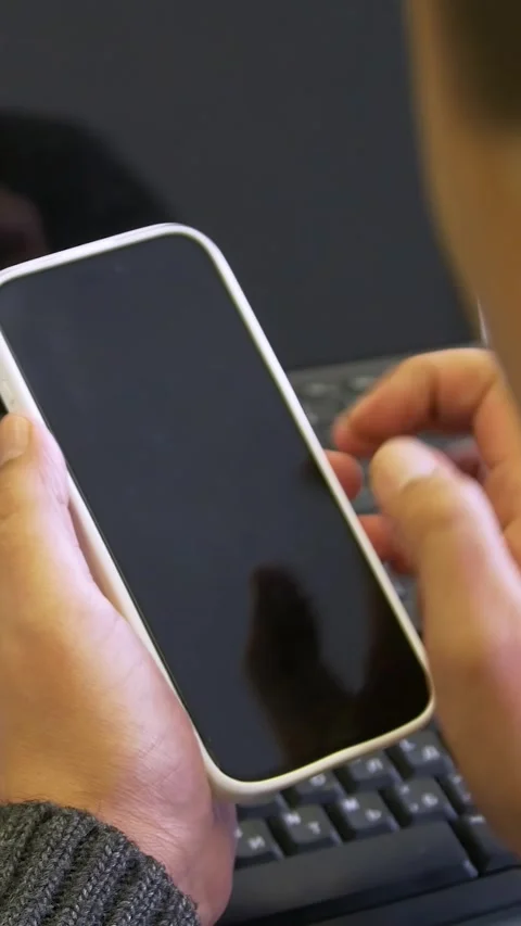 Accessibility of gadgets for people with visual impairment. Vertical video. Stock Footage 303415813