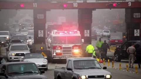Accident On A Bridge With Fog Vídeo Stock 8921137