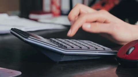 Accountant counts on the calculator . 스톡 동영상 52171597