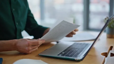 Accountant hands checking documents at investment company workplace closeup. 库存影片 340294229