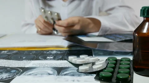Accounting of medicines Stock-Footage 87264429