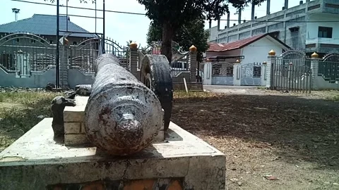 Aceh Canon World War two Видео 212216285