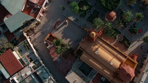 Acending top down aerial over Bernal Park and Saint Sebastian Parish in Bernal Vídeo Stock 334444673