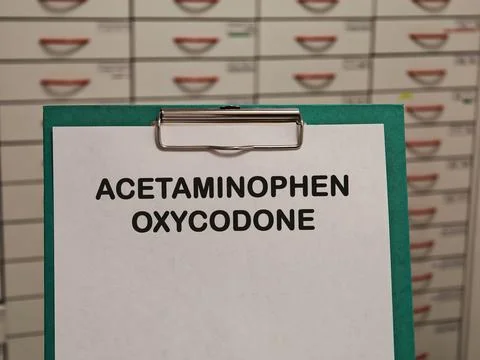 ACETAMINOPHEN OXYCODONE analgesic combination medicine for pain fever and Stock Photos