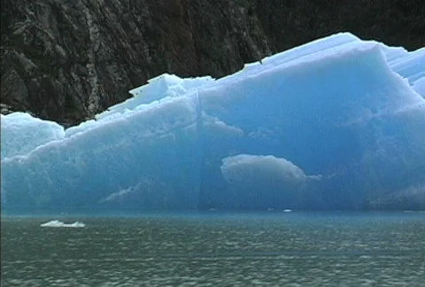 Acqua and white ice floes Stock Footage