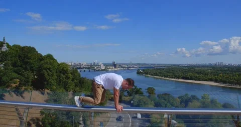 Acrobat performing  tricks 库存影片 159787936