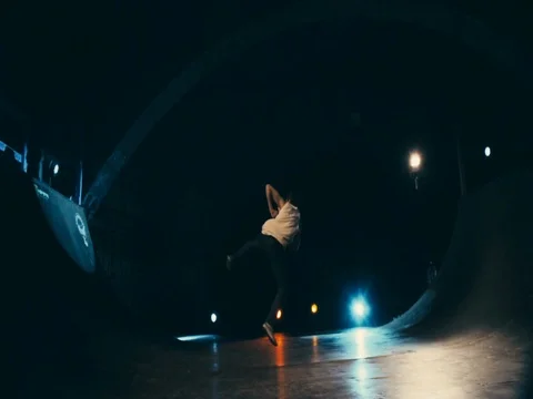 Acrobatic Dance Choreography Performance Free Runner Parkour Back Flip 스톡 동영상 69918270