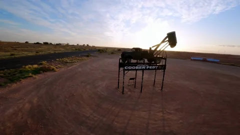 Acrobatic drone flight in the outback of Australia, Coober Pedy Stock Footage 262927361