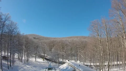 Acrobatic Drone FPV Flash in Amiata Mountain and Sea in Tuscany Italy 2.7K Vídeos de archivo 147877202