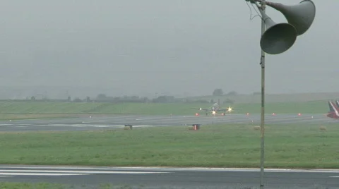 Acrobatic plane taking off 스톡 동영상 289816