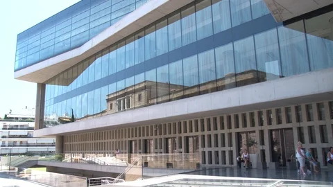 Acropolis museum reflection of old building 스톡 동영상 87610195