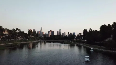 Across The Lake Stockbeeldmateriaal 123947031