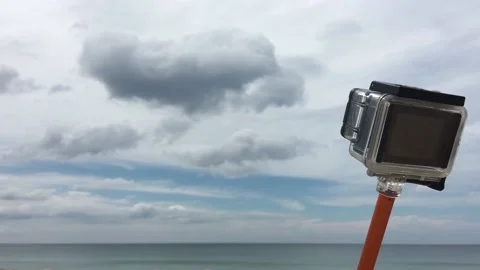 Action camera in front of beautiful beach Vídeo Stock 170782045