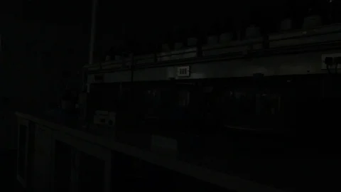 Activating lab lights Видео 77052891