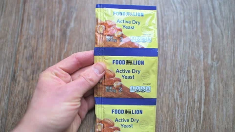 Active dry yeast for baking culinary bread dough by Food Lion private label Видео 336751773